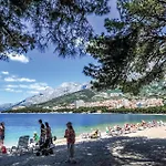 Gorgeous Apartment In Makarska With Lake View * ماكارسكا
