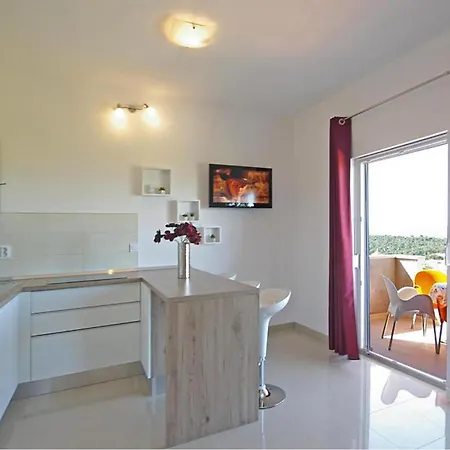 Apartment Lovely In With View Makarska