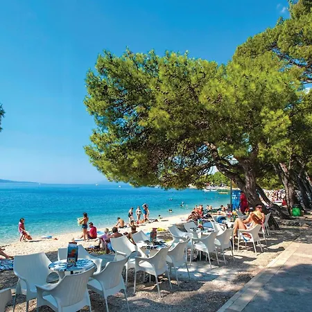 Gorgeous Apartment In Makarska With Lake View Apartment