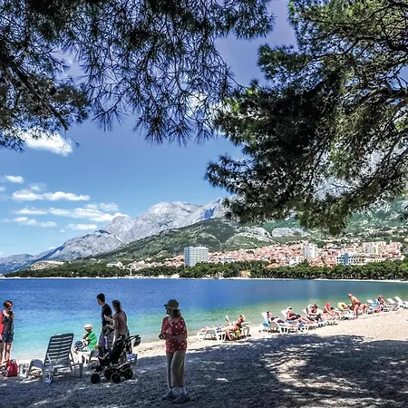 Gorgeous Apartment In Makarska With Lake View * Makarska