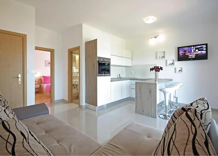 Lovely In With View Apartment