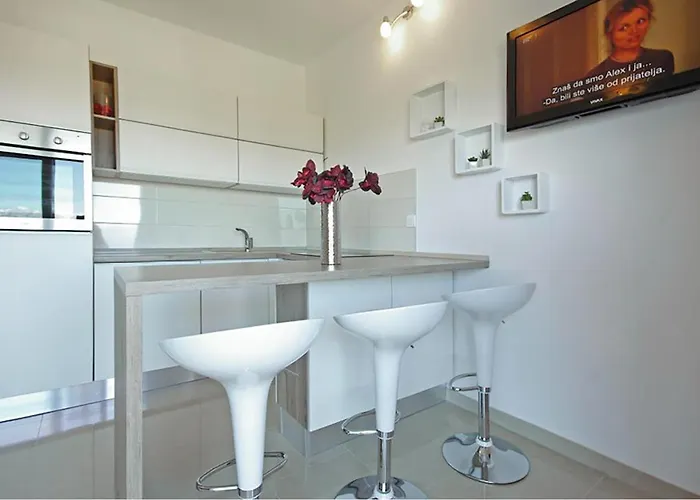 Lovely In With View Apartment