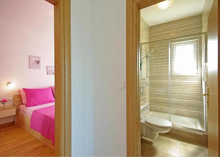 Apartment Lovely In With View Makarska